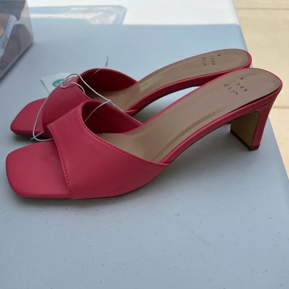 Pink Women’s Heals - Picture 2 of 2